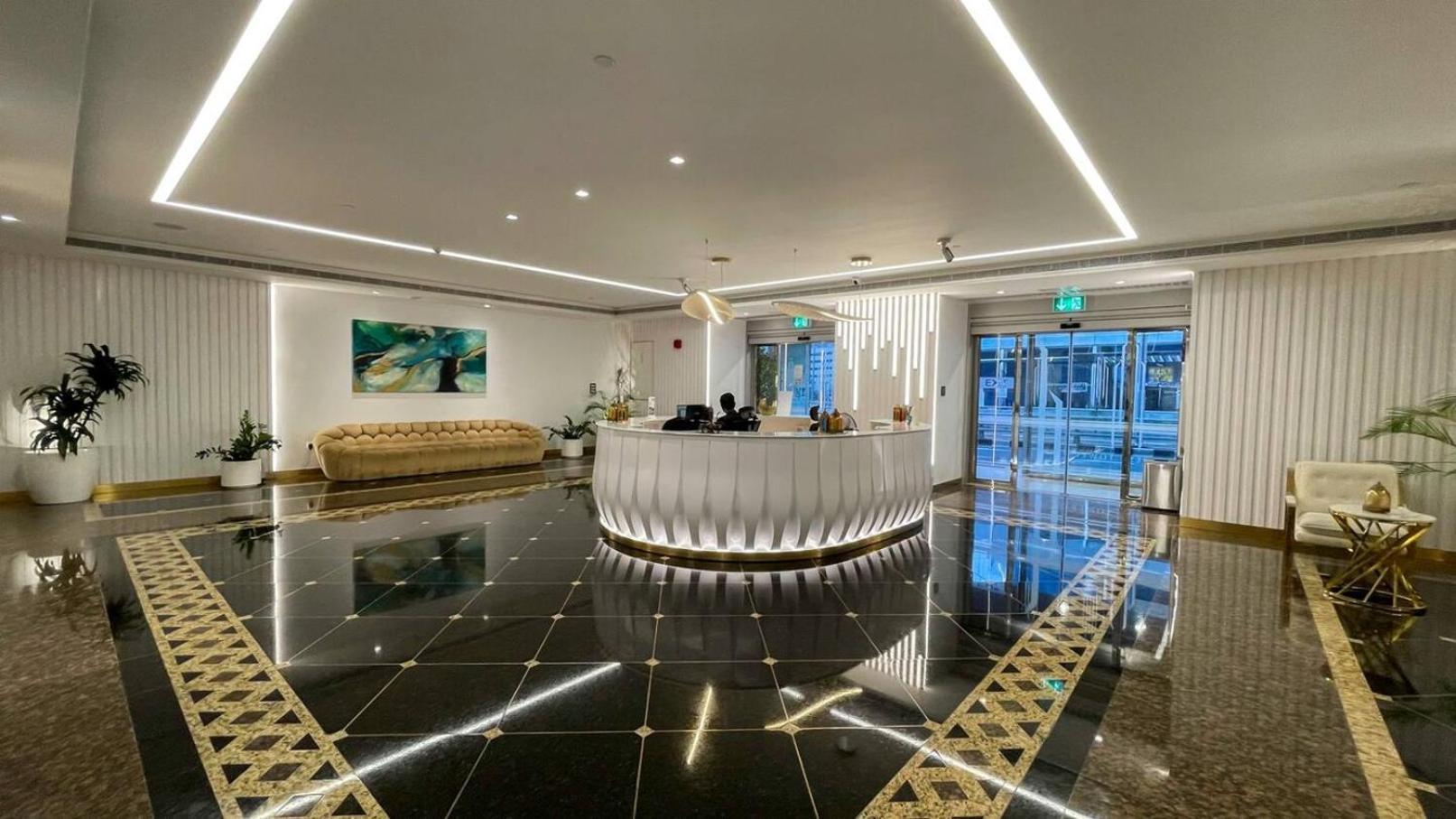 Sea & Palm View Elegant 1 Bedroom Apartment Dubai Buitenkant foto