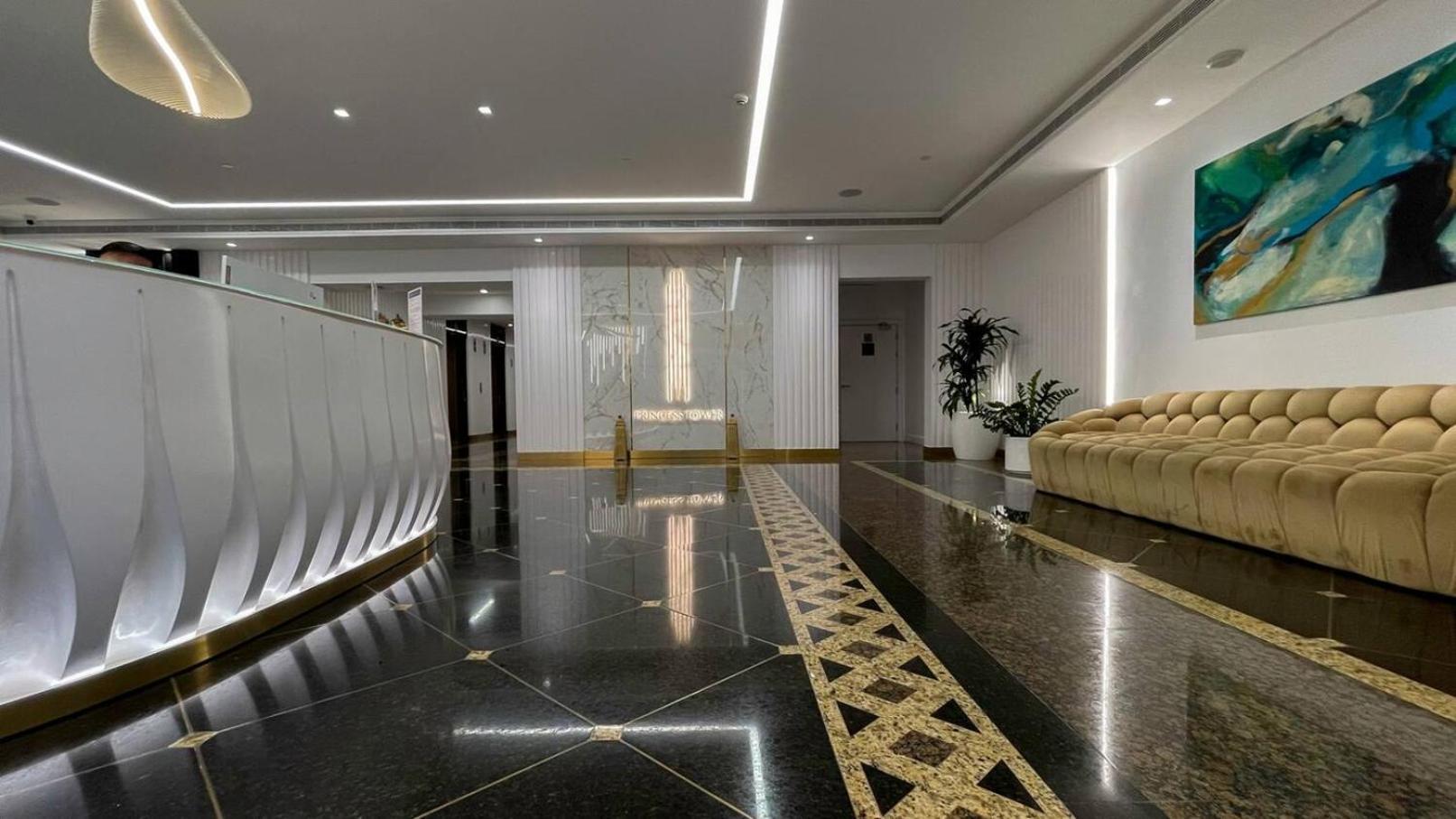 Sea & Palm View Elegant 1 Bedroom Apartment Dubai Buitenkant foto