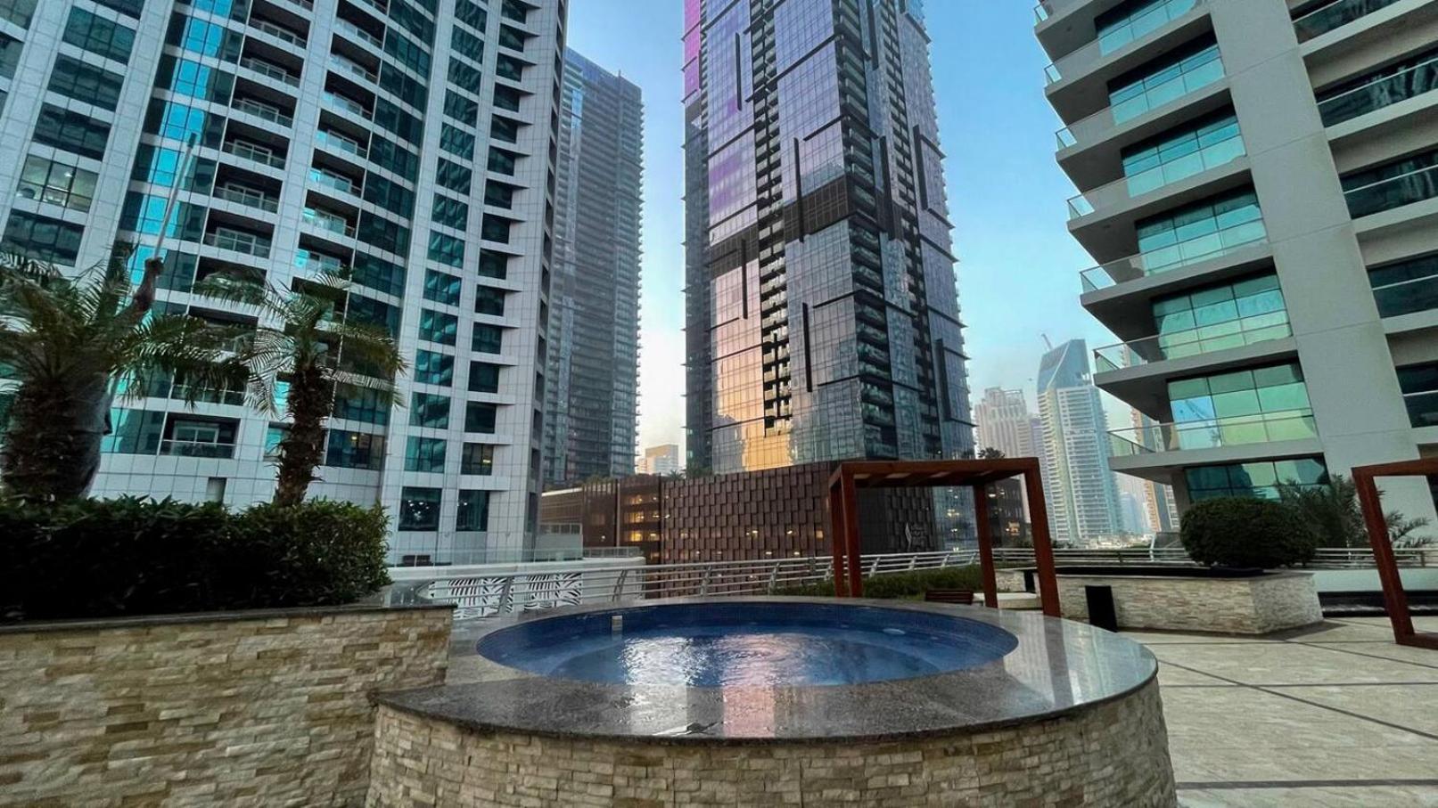 Sea & Palm View Elegant 1 Bedroom Apartment Dubai Buitenkant foto