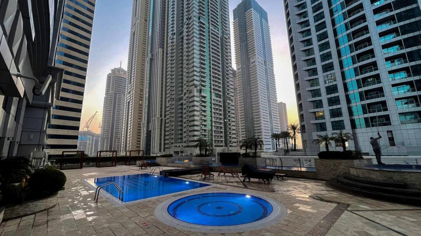 Sea & Palm View Elegant 1 Bedroom Apartment Dubai Buitenkant foto
