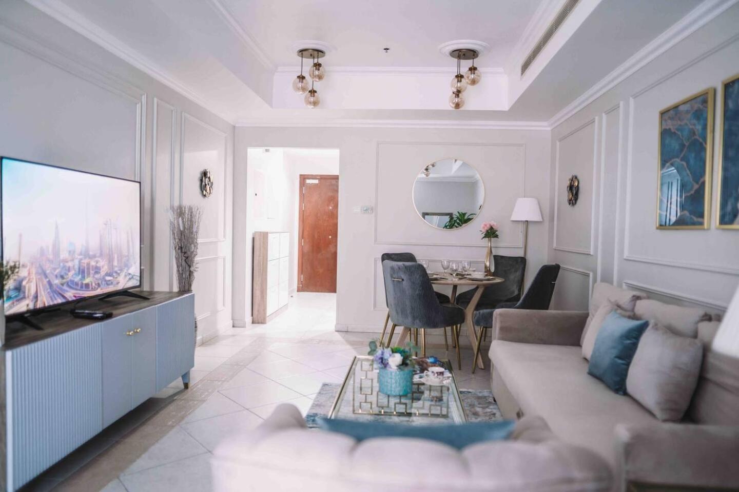 Sea & Palm View Elegant 1 Bedroom Apartment Dubai Buitenkant foto
