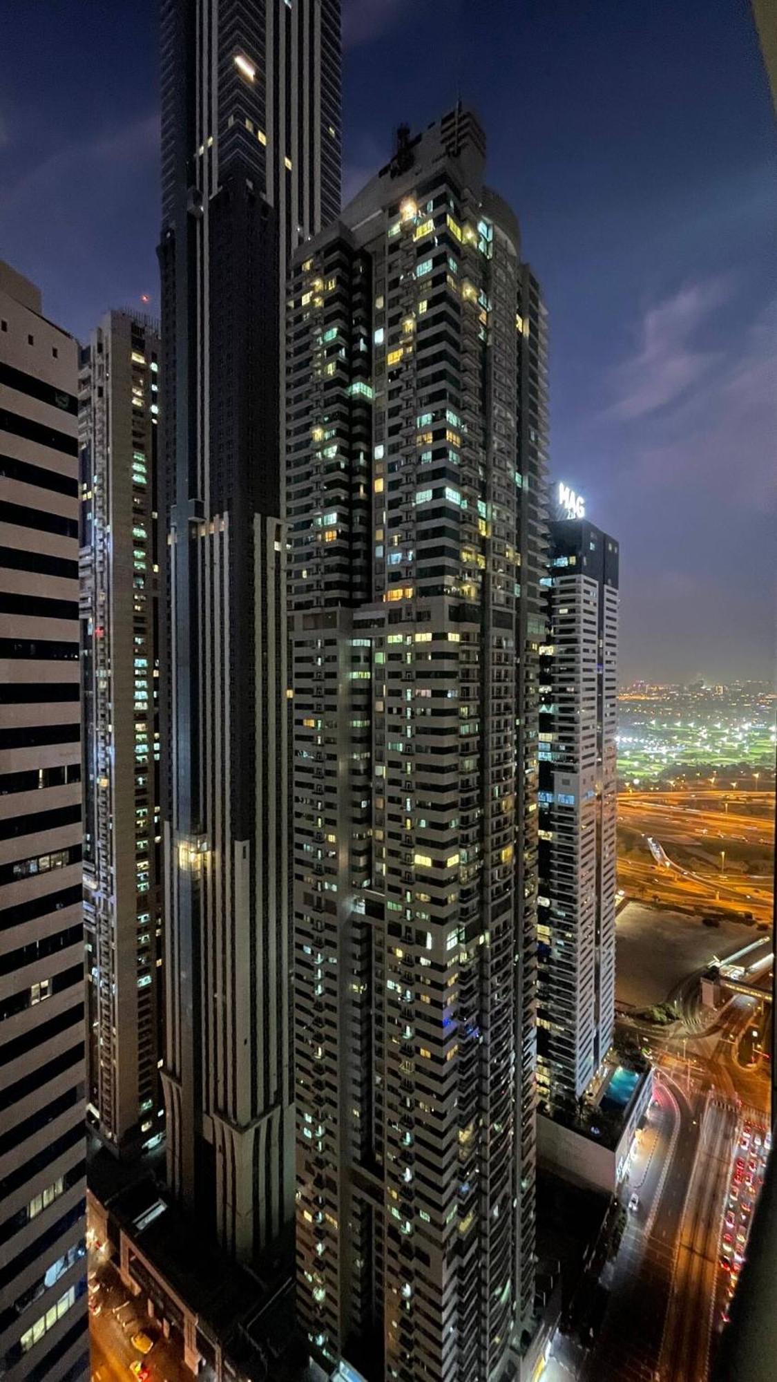 Sea & Palm View Elegant 1 Bedroom Apartment Dubai Buitenkant foto